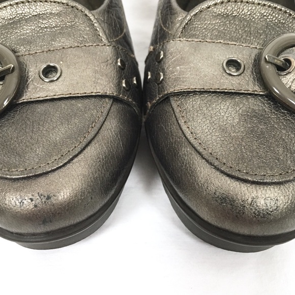 ⭐️SALE⭐️ Stuart Weitzman Metallic Leather Block Heel Pump - Picture 3 of 8